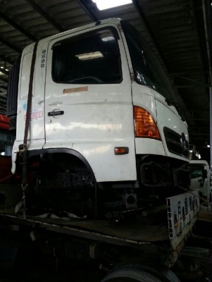 หัวเก๋ง Hino Mega