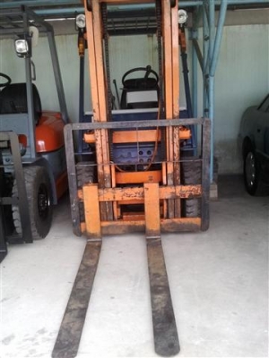 ขายรถโฟล์คลิฟท์ TOYOTA 2 ตัน รุ่น 5 เครื่องเบนซิน เกียร์ธรรมดา (รถเก่านอก) สภาพดีมาก