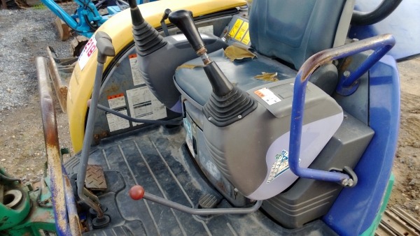 ขายรถแบคโฮ Komatsu PC30MR เก่านอก พร้อมใช้