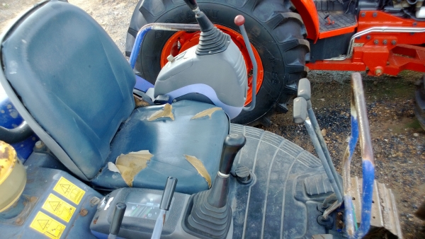 ขายรถแบคโฮ Komatsu PC30MR เก่านอก พร้อมใช้