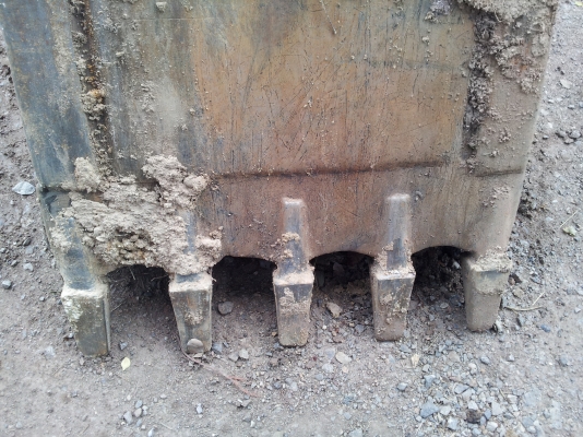 แม็คโคร CAT E 120 B