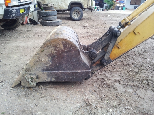 แม็คโคร CAT E 120 B