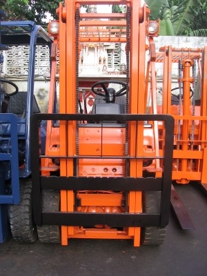 ขายรถโฟล์คลิฟท์ TOYOTA 1.5 ตัน รุ่น 5 เครื่องเบนซิน เกียร์ธรรมดา ราคาตามสภาพ