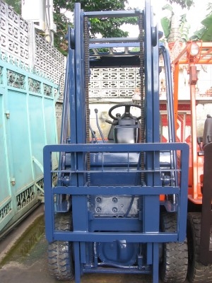 ขายรถโฟล์คลิฟท์ TOYOTA 1.5 ตัน รุ่น 7  เครื่องดีเซล เกียร์ธรรมดา ราคาตามสภาพ