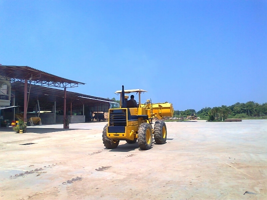 รถตัก KOMATSU WA100-1 S/N 10453 รถแรงดี พร้อมใช้งาน ราคาแสนถูก ยางคู่หน้าใหม่เอี่ยม.