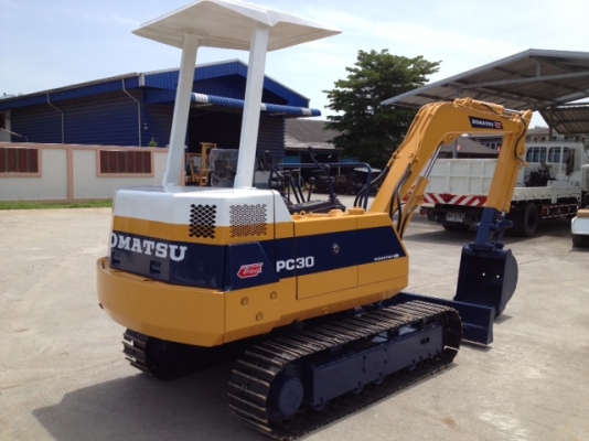 รถขุดแบคโฮล KOMATSU PC30-6 มือสองจากญี่ปุ่น นำเข้าเอง ทำสีใหม่