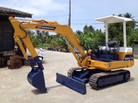 รถขุดแบคโฮล KOMATSU PC30-6 มือสองจากญี่ปุ่น นำเข้าเอง ทำสีใหม่