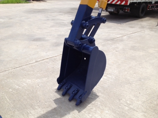 รถขุดแบคโฮล KOMATSU PC30-6 มือสองจากญี่ปุ่น นำเข้าเอง ทำสีใหม่