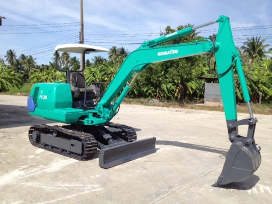 รถขุด KOMATSU PC30-7 ทำสีใหม่ นำเข้า มือสองจากญี่ปุ่นแท้ๆ