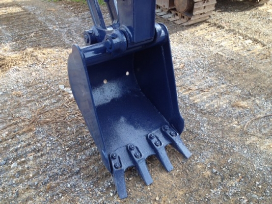 รถขุด แบคโฮล KOMATSU PC20-6 ทำสีใหม่ นำเข้า มือสองจากญี่ปุ่นแท้ๆ