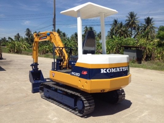 รถขุด แบคโฮล KOMATSU PC20-6 ทำสีใหม่ นำเข้า มือสองจากญี่ปุ่นแท้ๆ