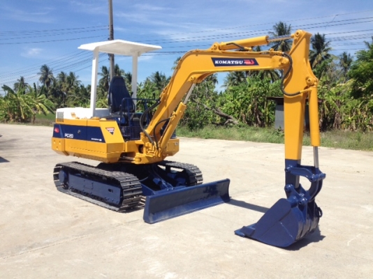 รถขุด แบคโฮล KOMATSU PC20-6 ทำสีใหม่ นำเข้า มือสองจากญี่ปุ่นแท้ๆ