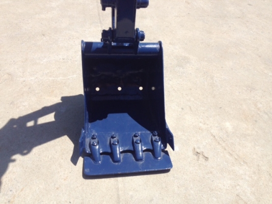 รถขุด แบคโฮล KOMATSU PC20-6 ทำสีใหม่ นำเข้า มือสองจากญี่ปุ่นแท้ๆ