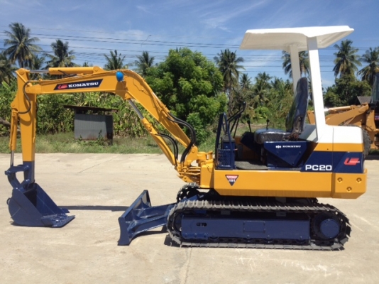 รถขุด แบคโฮล KOMATSU PC20-6 ทำสีใหม่ นำเข้า มือสองจากญี่ปุ่นแท้ๆ