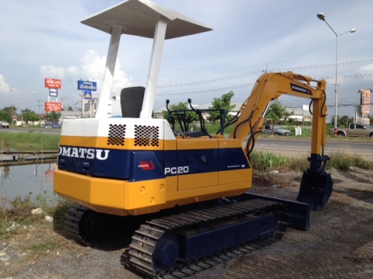 รถขุด แบคโฮล KOMATSU PC20-6 ทำสีใหม่ นำเข้า มือสองจากญี่ปุ่นแท้ๆ