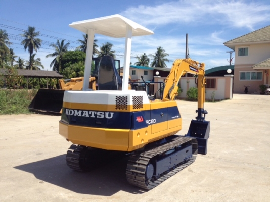 รถขุด แบคโฮล KOMATSU PC20-6 ทำสีใหม่ นำเข้า มือสองจากญี่ปุ่นแท้ๆ