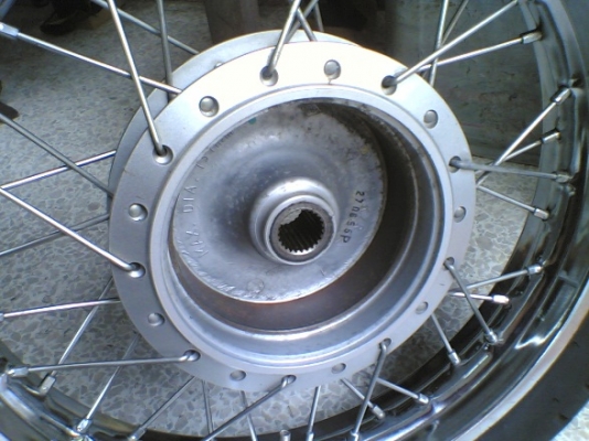 ขาย ล้อhonda clik 125i และ ท่อ honda clik 110i ขาย ล้อhonda clik 125i และ ท่อ honda clik 110i