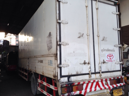 ขาย 6 ล้อ ฮีโน่ รุ่น FF1J เครื่อง 210 แรง ปี 44  ตู้แห้งเปิดปีกยาว  7.50 เมตร ราคา 870000 บาท