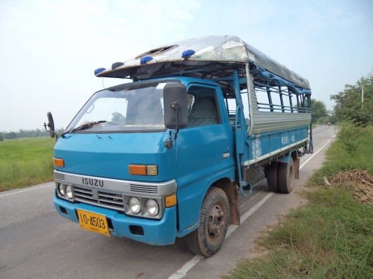 ขายรถ6ล้ออีซูซุTLเครื่อง100แรงรับส่งนักเรียน สภาพดีราคาถูกๆพร้อมใช้งานคับ