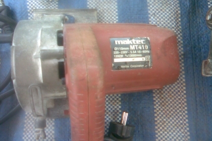 เครื่องตัดกระเบื้องสภาพเดิมๆพร้อมใช้งานมีใบให้ด้วยครับ  ราคานี้คุ้มครับเสียงนิ่มครับตัวนี้