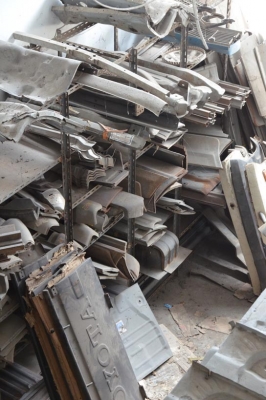 เลิกกิจการครับ ขายอะไหล่บอดี้เหมายกร้านรถกระบะรุ่นเก่าทุกยี่ห้อ