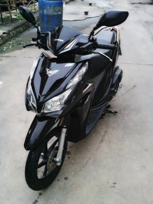 ขาย Honda Click125iตัวใหม่ตัว Top รถปี 55 ราคา 30,000 สี ดำ-น้ำตาล สวยมากต่อรองได้