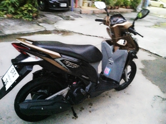 ขาย Honda Click125iตัวใหม่ตัว Top รถปี 55 ราคา 30,000 สี ดำ-น้ำตาล สวยมากต่อรองได้