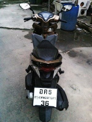 ขาย Honda Click125iตัวใหม่ตัว Top รถปี 55 ราคา 30,000 สี ดำ-น้ำตาล สวยมากต่อรองได้