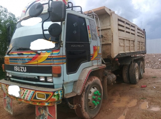 ขาย 10 ล้อดั๊ม ISUZU 210 เครื่อง P11 330 แรงม้า สนใจโทร0819701072