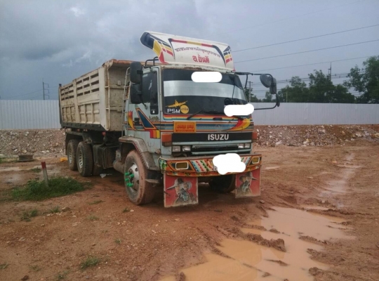 ขาย 10 ล้อดั๊ม ISUZU 210 เครื่อง P11 330 แรงม้า สนใจโทร0819701072