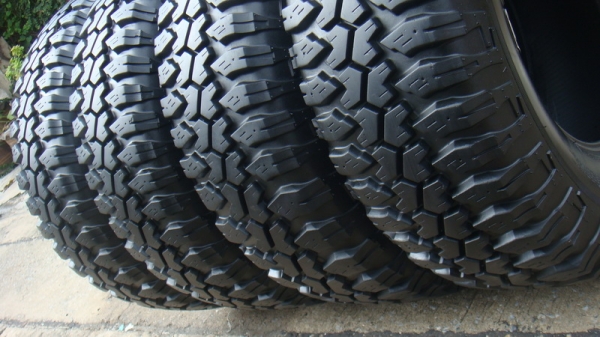 ขายยาง Mud Maxxis Bighorn MT762 ขนาด 265 75 r16 สวยพร้อมลุย
