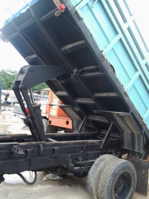 ขาย ISUZU NPR 6 ล้อ ปี40 120แรง