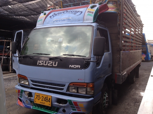 ขาย อีซูซุ 6 ล้อ NQR 120 แรง ยาว5.5 เมตร กระบะไม้