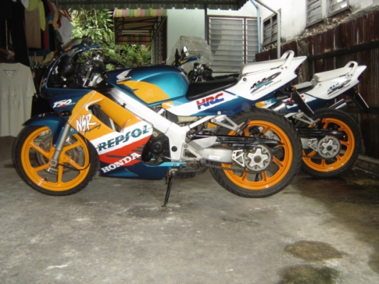 ขายด่วน NSR 150 SP PROARM สวยมากครับ ทำสีใหม่ ทั้ง คัน อยูที่ กทม ไปรษณีย์ ยานนาวา ตรงข้ามปั้มเชลล์ สนจัย ติดต่อคุณ จอร์ โทร .0805948450 หรือ 0808051985