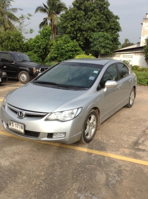 HONDA CIVIC. ปี2006 สีเทา, รุ่นTOP  2.0i-VTEC.  เกียร์Tiptronic (เปลี่ยนเกียร์ที่พวงมาลัย) แอร์, วิทยุ, ล้อแมกซ์, CD, ABS, AIRBAG 4 ใบ, พ.พาวเวอร์, ก.ไฟฟ้า, ซ. ล็อก, เบาะหนังแท้ , 4AIRBAGS, เครื่องเล่นCD MP3 6Disc, ประวัติดีเจ้าของเดียวออกห้าง หนังสือคู่ม