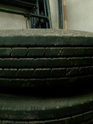 ขายยาง BridgesTone 700 R 16 ครบชุด พร้อมกระทะล้อ 6 รู ถอดป้ายแดงครับ