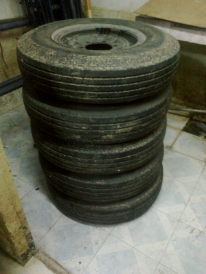 ขายยาง BridgesTone 700 R 16 ครบชุด พร้อมกระทะล้อ 6 รู ถอดป้ายแดงครับ