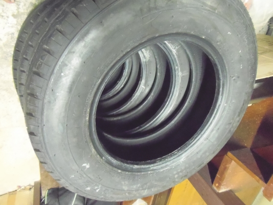 ขายยางกะบะบริดโตน R623  215/70/15 ปี 12 ถอดป้ายแดง วิ่งประมาณ 50 กิโล  4 เส้น ราคา 8,500