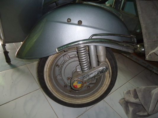 ขายรถเวสป้าไฟเหลี่ยม สภาพสวยๆ เก่าเก็บเดิมๆ เครื่องแน่นๆ ราคา 42,000.-