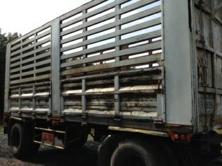 ขายรถบรรทุกสิบล้อไม่ดั๊มพ์ Isuzu 270 แรง ปี 50 ลูก 2 คานยาว 6.50 เมตร กระบะคอกเกษตร ขายรถบรรทุกสิบล้อไม่ดั๊มพ์ Isuzu 270 แรง ปี 50 ลูก 2 คานยาว 6.50 เมตร กระบะคอกเกษตร