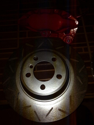 จายเบรคเดิม Almera 4 รู 100 (สภาพป้ายแดง) ขาย 3900 ผ้าเบรคหน้า (ต่อรองได้ )