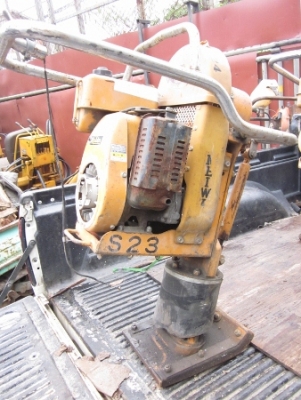 ขาย-เครื่องตบดินแบบจิงโจ้ ตบกระโดด มีหลายตัว ราคาตัวละ 6,800-16,000 บาท ขาย-เครื่องตบดินแบบจิงโจ้ ตบกระโดด มีหลายตัว ราคาตัวละ 6,800-16,000 บาท