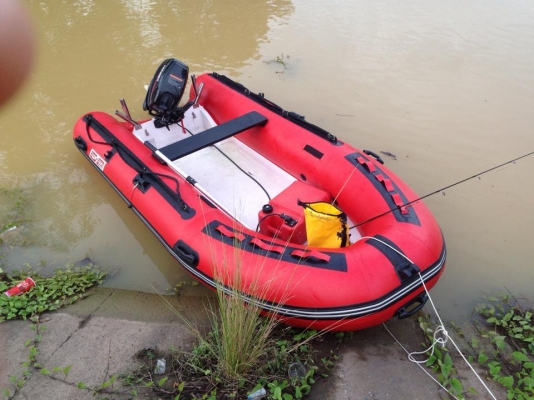 ขายเรือยางท้องไฟเบอร์+เครื่องYamaha15