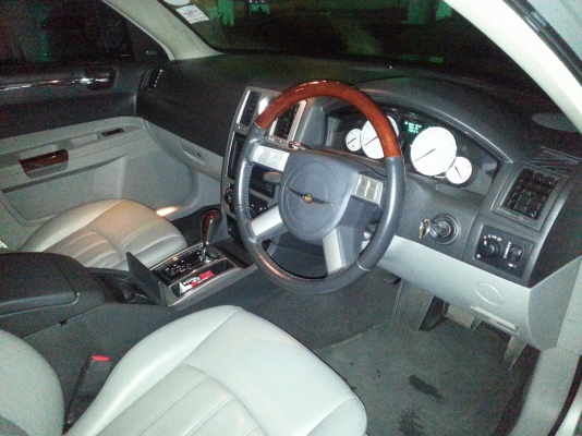 Chrysler 300c ออฟชั่นครบๆ