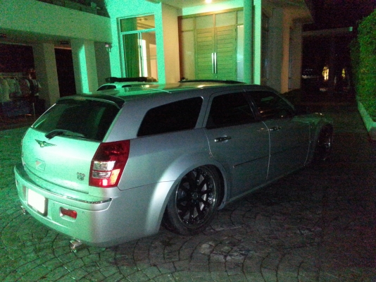 Chrysler 300c ออฟชั่นครบๆ