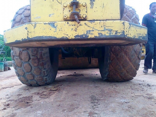 รถบด BOMAX  BW212 Pd แบบ 2 เพลา บดอัดได้แรง ทำงานไว เครื่องเพิ่งฟิตมาใหม่