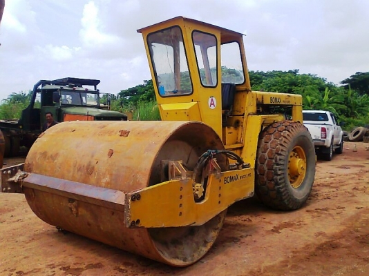 รถบด BOMAX  BW212 Pd แบบ 2 เพลา บดอัดได้แรง ทำงานไว เครื่องเพิ่งฟิตมาใหม่
