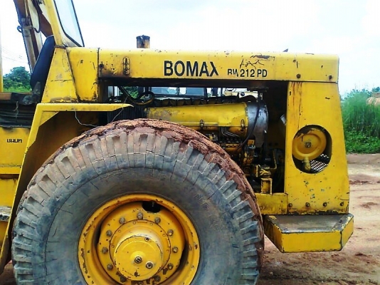 รถบด BOMAX  BW212 Pd แบบ 2 เพลา บดอัดได้แรง ทำงานไว เครื่องเพิ่งฟิตมาใหม่