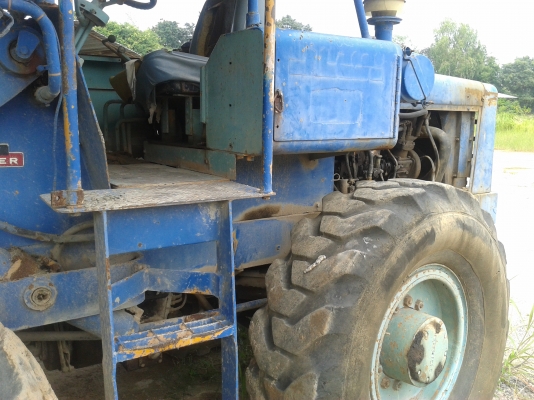 ขายรถตักตามสภาพ TS03