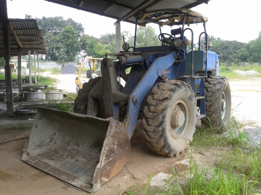 ขายรถตักตามสภาพ TS03